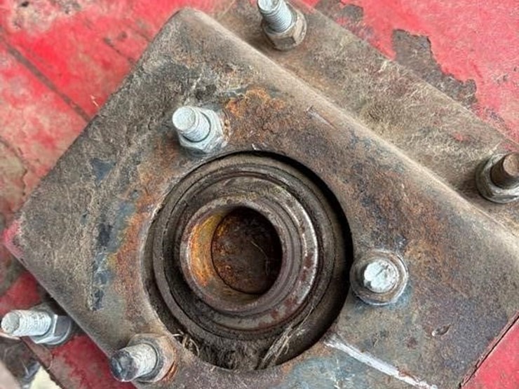 h&s-model-180-manure-spreader-image-6