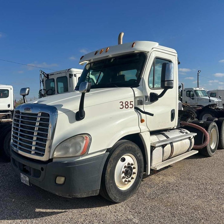 2014 FREIGHTLINER CASCADIA