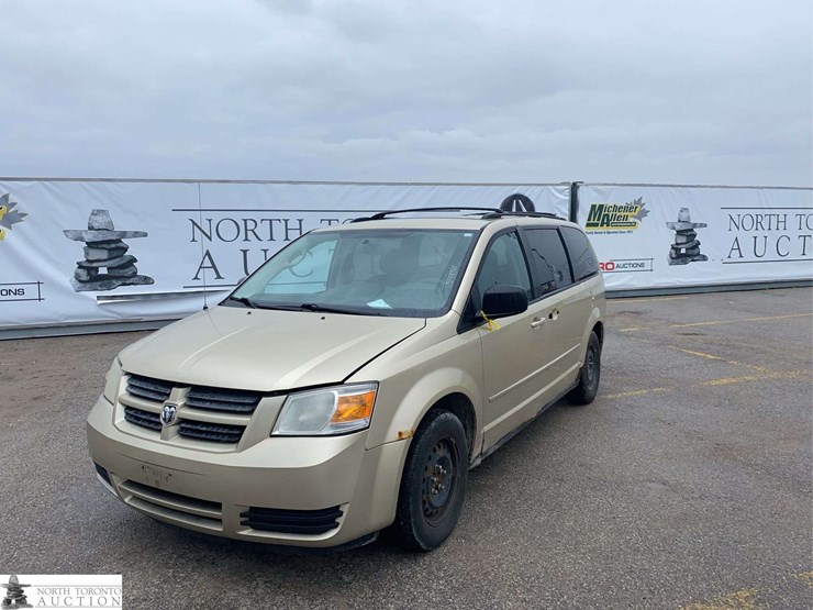 2010-dodge-grand-caravan-se-image-1