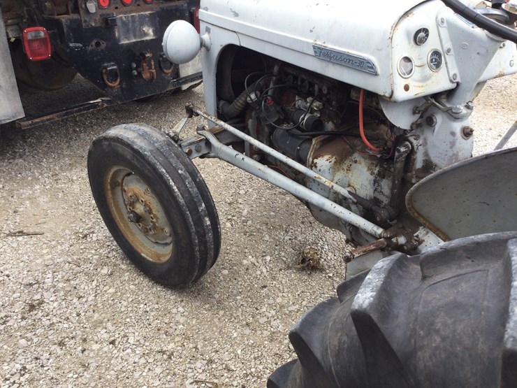 1949-ford-tractor-image-2