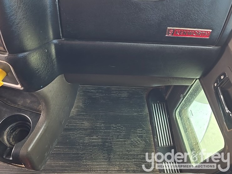 2014-kenworth-t800-image-135