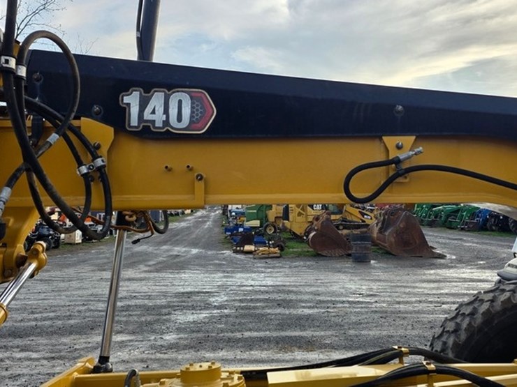 2020-caterpillar-140-image-43