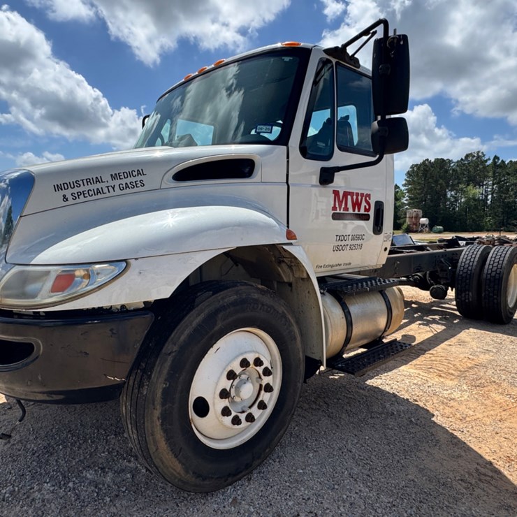 2010 INTERNATIONAL 4300