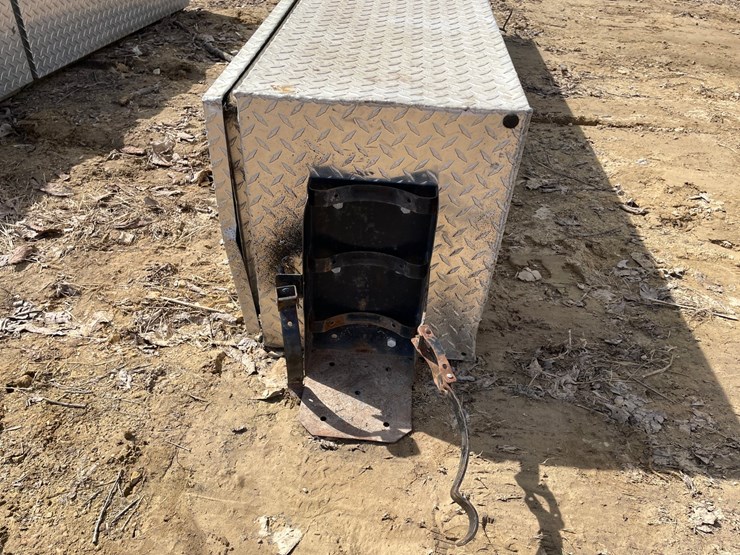 #3971-•-(2)-aluminum-truck-tool-box's-image-8