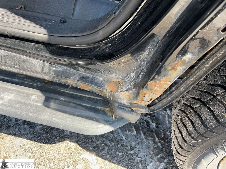 2017-chevrolet-tahoe-image-28