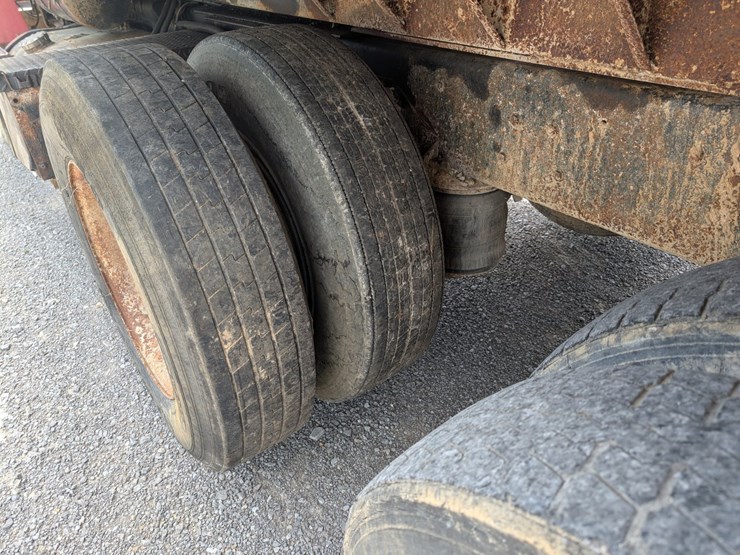 1984-ford-l9000-image-6