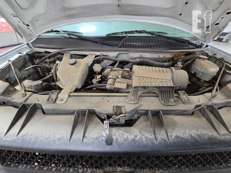 2017-chevrolet-express-2500-image-16