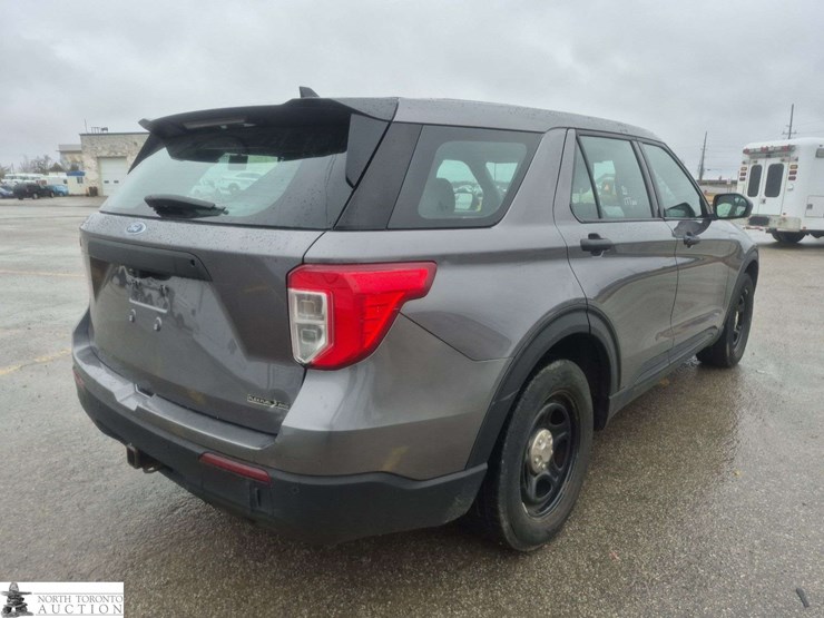 2020-ford-explorer-image-5