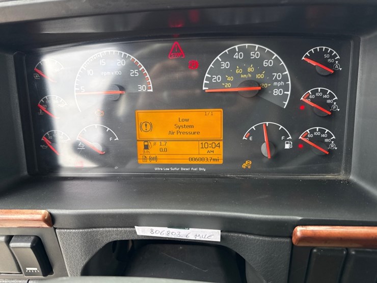 #31956-•-2012-volvo-vnl-tandem-axle-truck-tractor-image-44