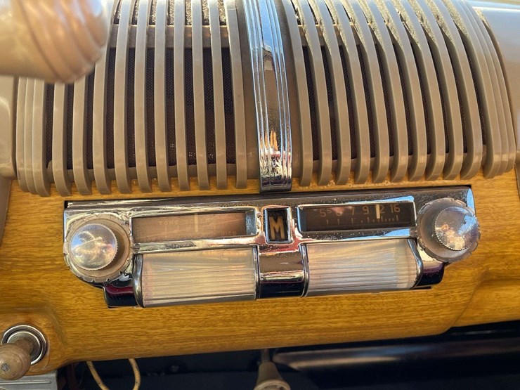 1948-ford-super-deluxe-convertible-image-63