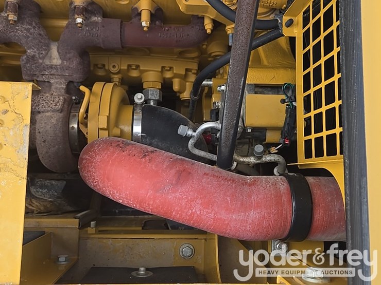 2019-caterpillar-336-image-95