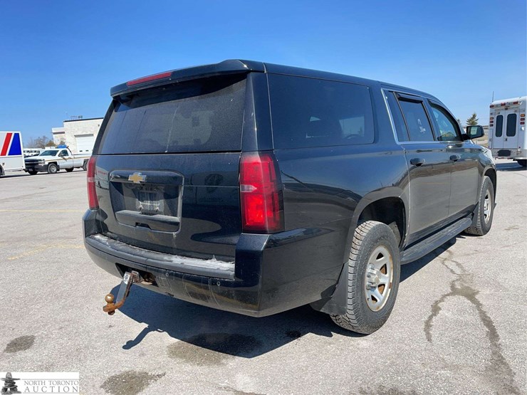 2019-chevrolet-suburban-image-5