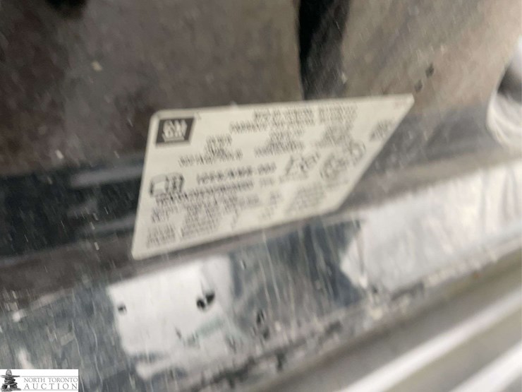 2015-chevrolet-tahoe-image-30