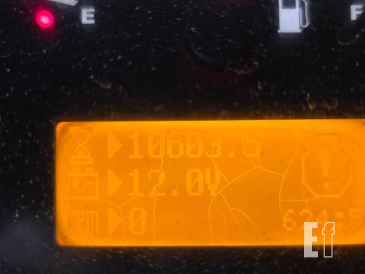 2013-caterpillar-tl943c-image-18