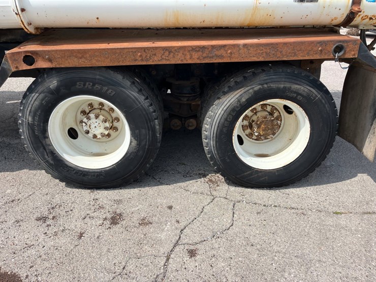 2005-international-paystar-5600i-image-13