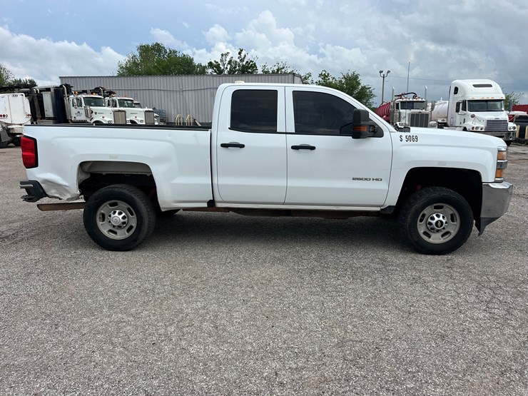 2016-chevrolet-silverado-2500hd-image-4