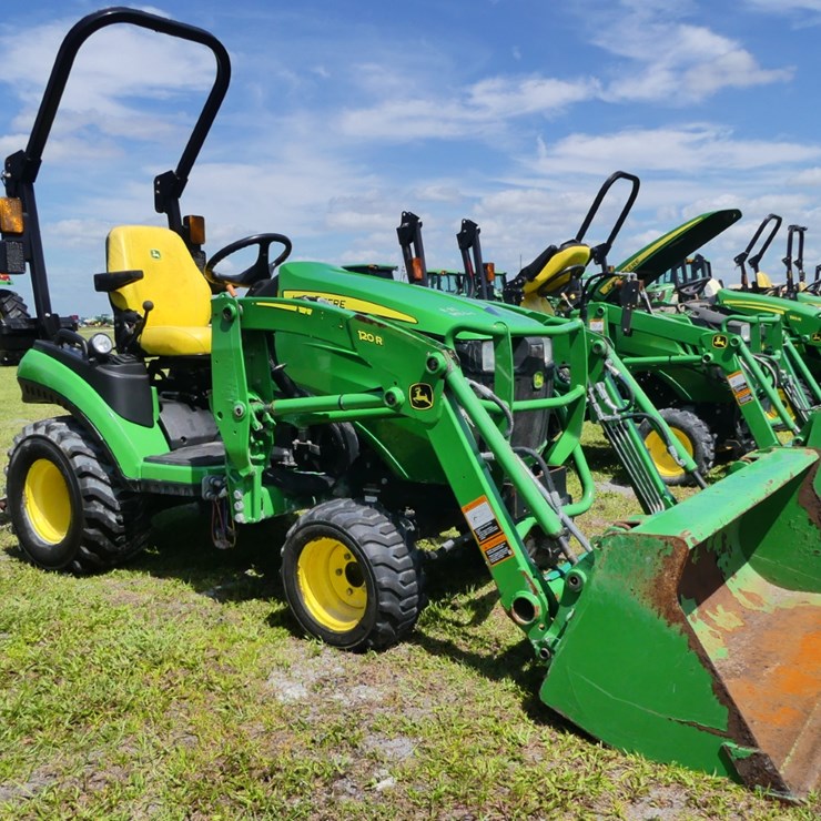 2022 JOHN DEERE 1025R