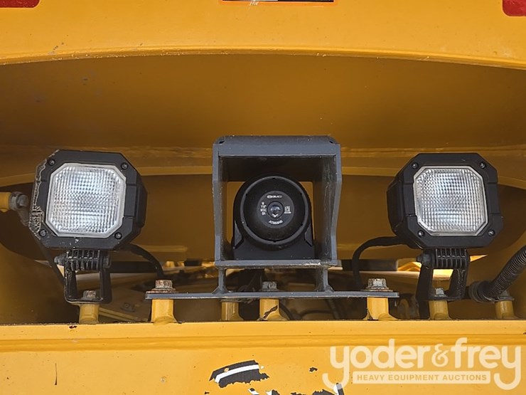 2022-deere-260e-image-73