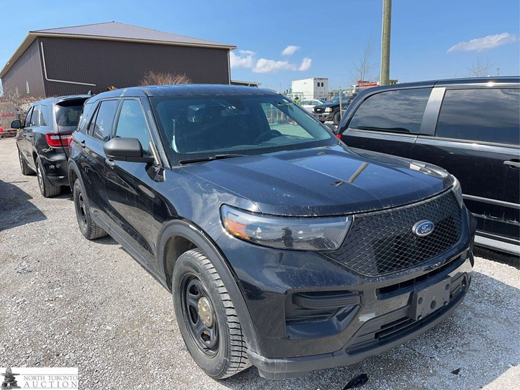 2020-ford-explorer-image-3