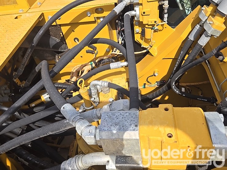 2019-caterpillar-336-image-119