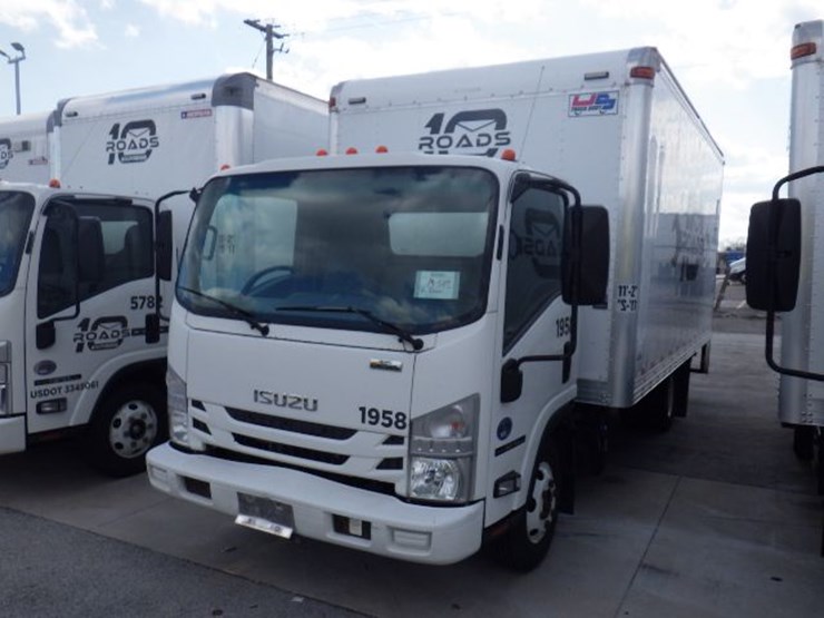 2016-isuzu-npr-hd-image-1