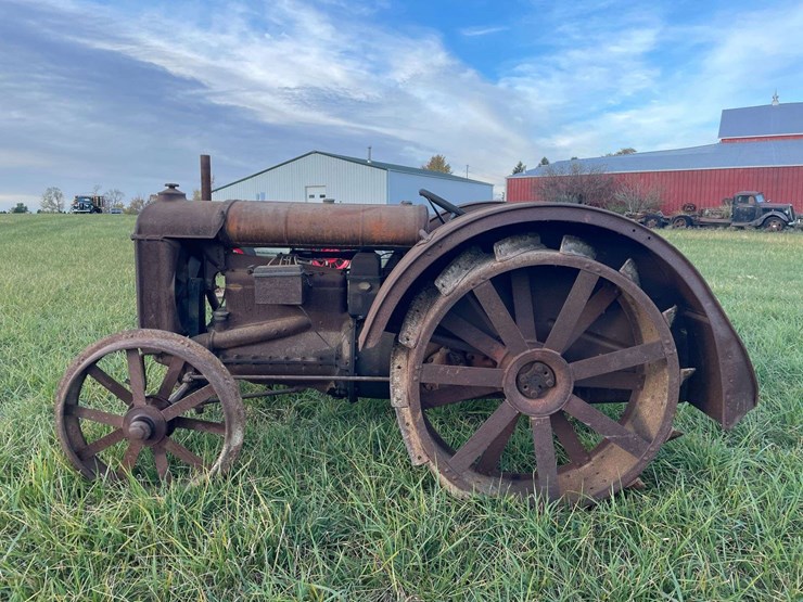 1927-fordson-tractor-image-2