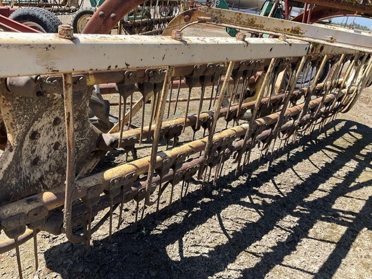 new-holland-260-image-6