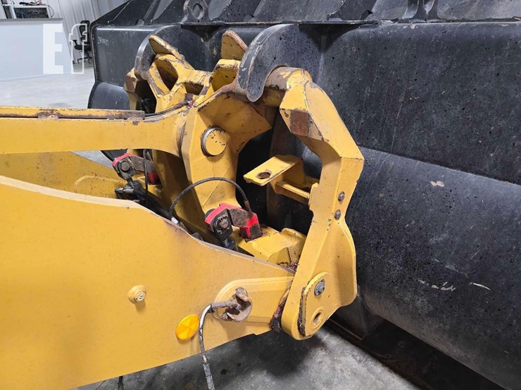 2019-caterpillar-938m-image-13