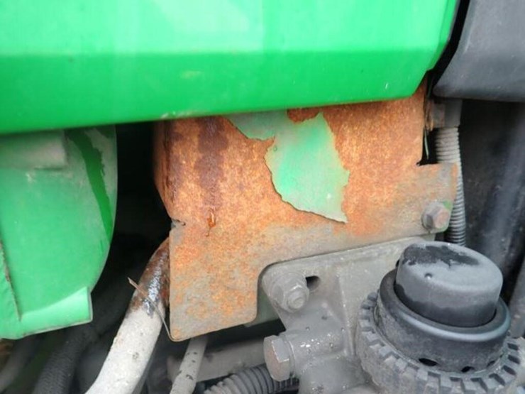 2016-john-deere-5085e-image-40