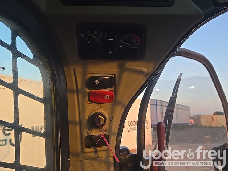 2022-caterpillar-289d3-image-93