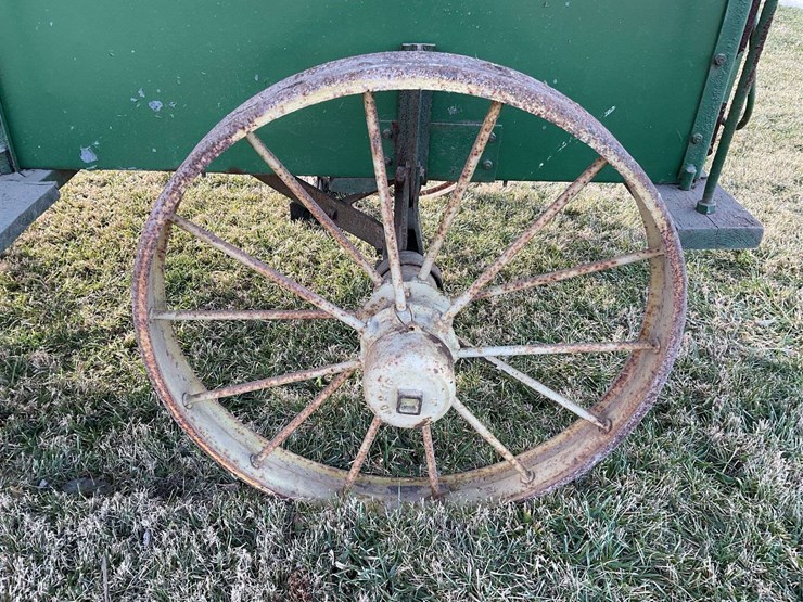 john-deere-steel-sided-flare-box-and-running-gear-image-15