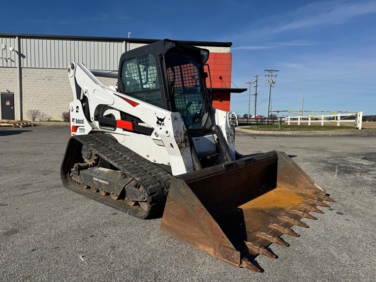 2021-bobcat-t870-image-1