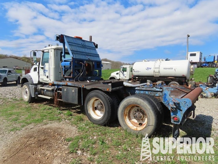 (x)-(6-3)-2009-mack-gu713-t/a-winch-truck-w/-day-c...-image-4