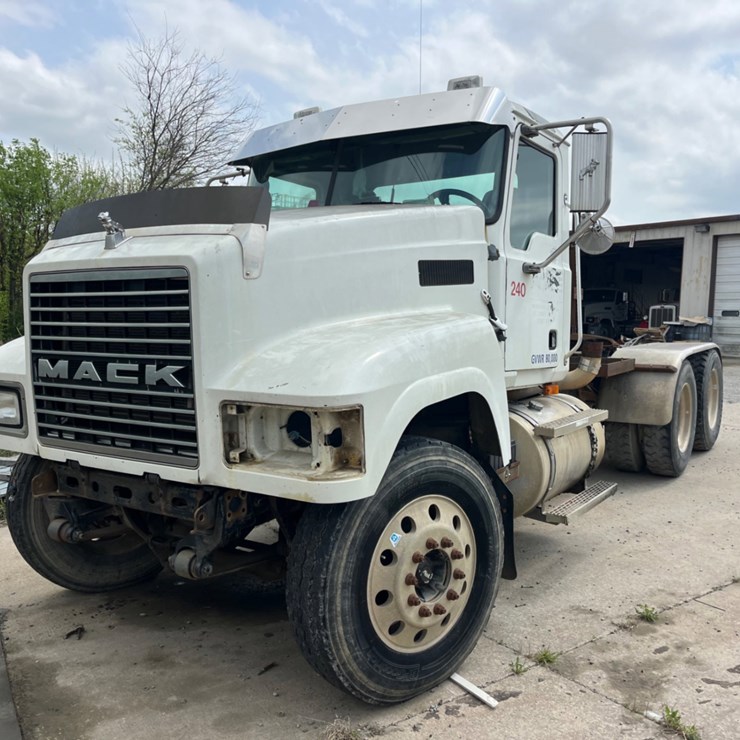 2006 MACK CHN613