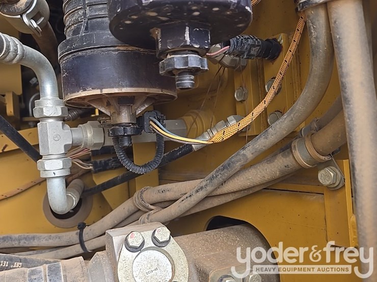 2019-caterpillar-336-image-79