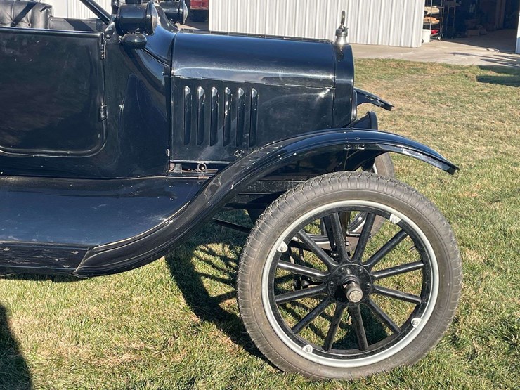 1917-model-t-touring-image-24