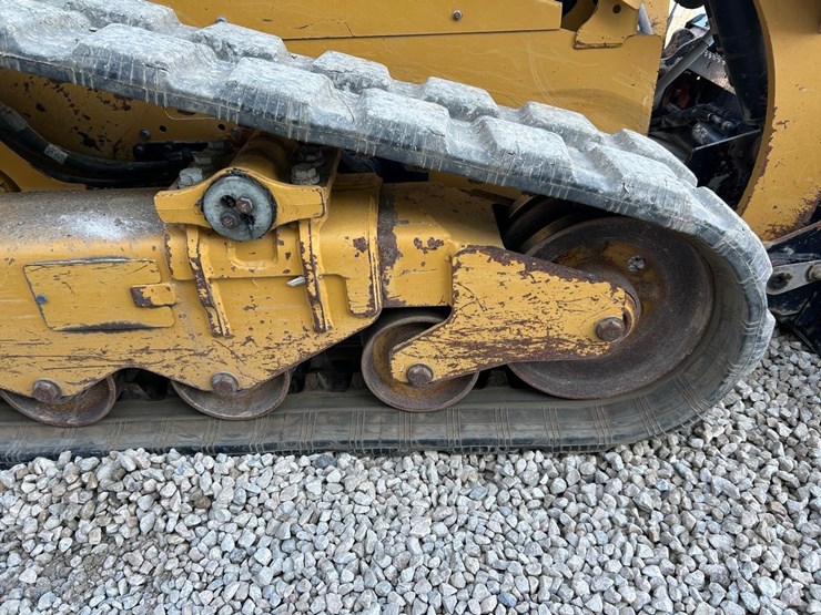 2023-caterpillar-259d3-image-14