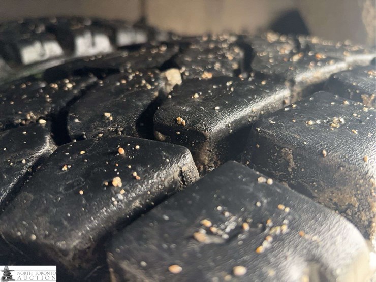 2012-freightliner-m2-106-image-42