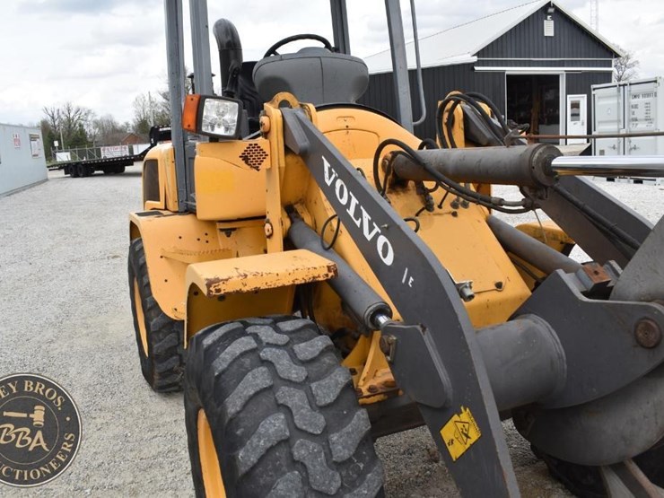 2015-volvo-l30g-image-14