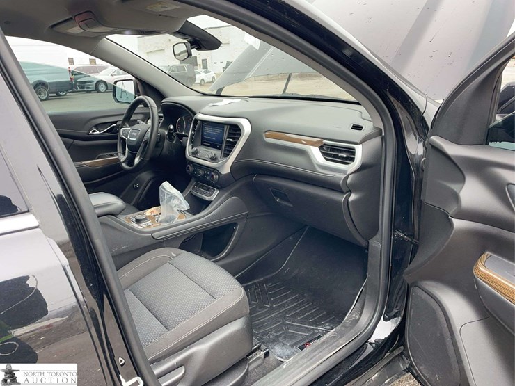 2021-gmc-acadia-image-17