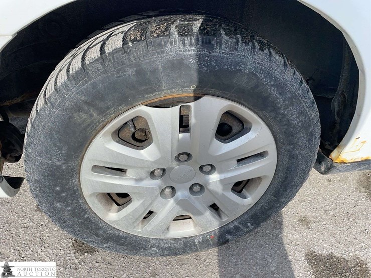 2014-dodge-grand-caravan-sxt-image-19