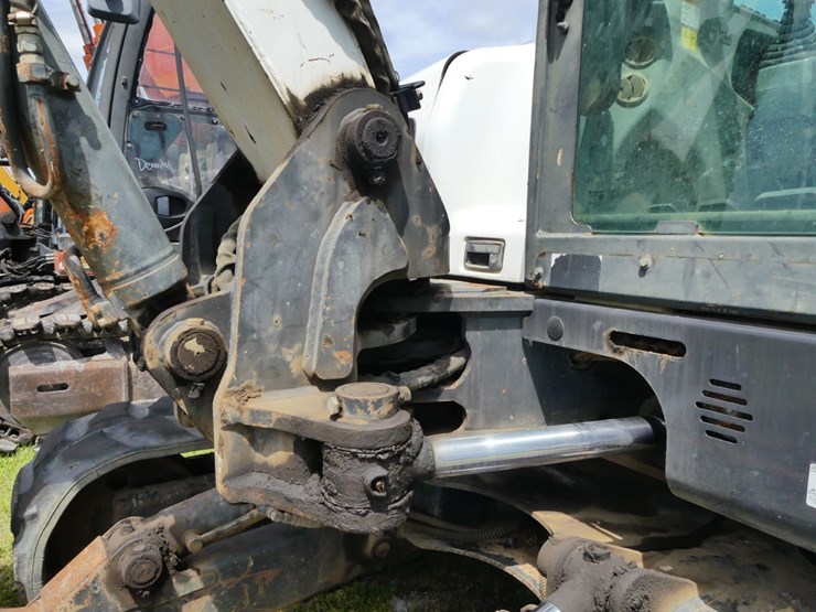 2011-bobcat-e80-image-11