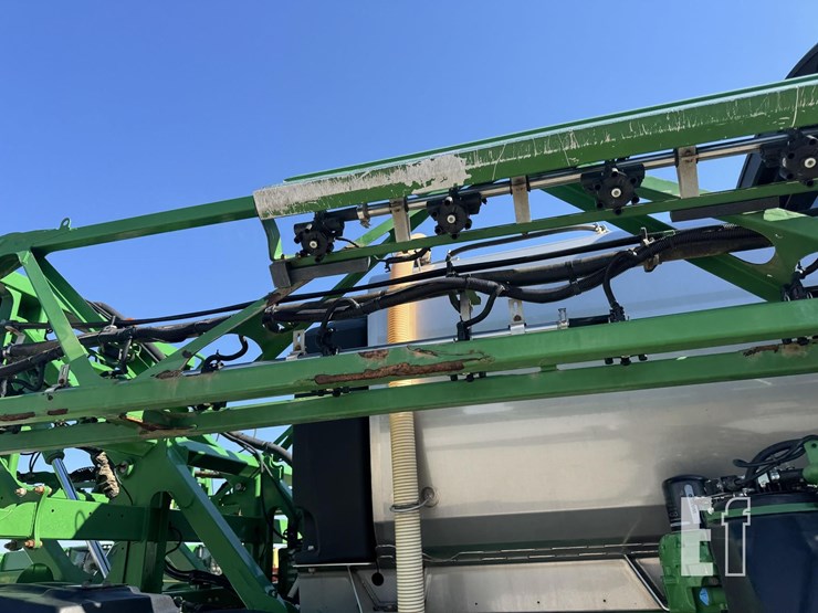 2017-john-deere-r4038-image-11