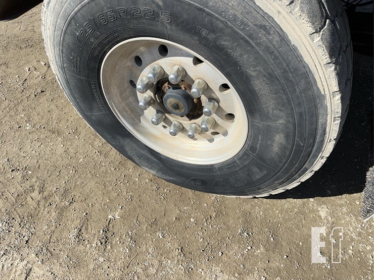 2005-kenworth-t800-image-27