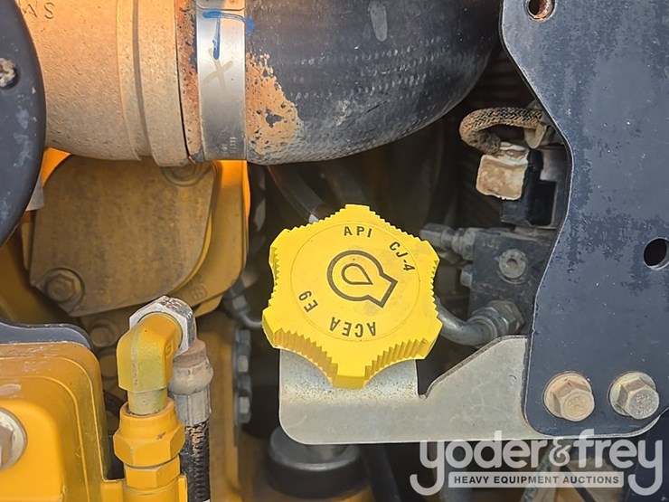 2022-deere-260e-image-100