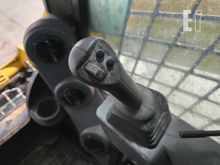 caterpillar-262d3-image-15