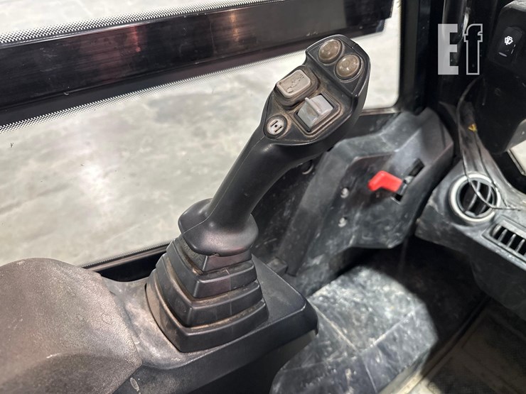 2021-jcb-3ts-8t-image-16