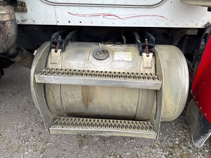 1990-peterbilt-357-image-55