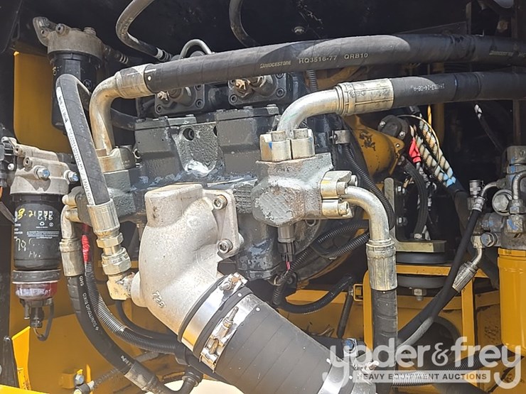 2017-deere-210g-lc-image-67