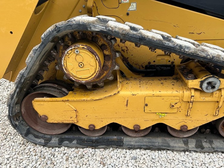 2022-caterpillar-259d3-image-14